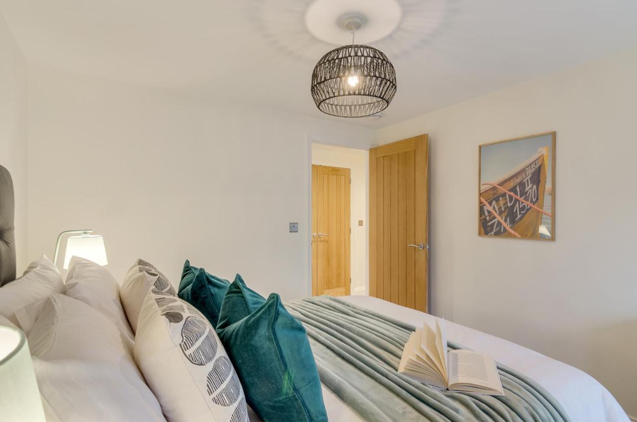 Spacious 6-Bed Home, Near The Norfolk Broads Clippesby Exterior foto