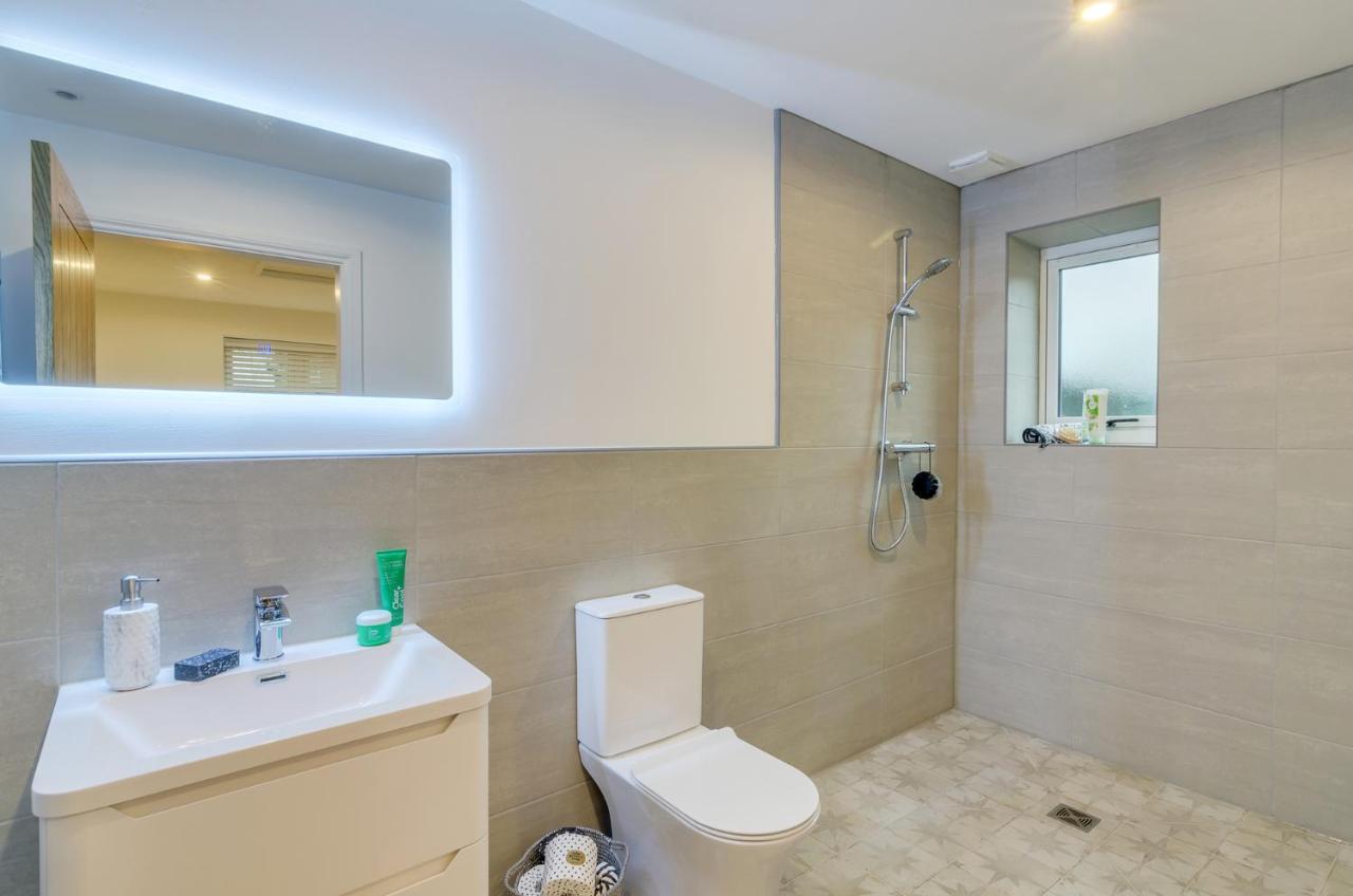 Spacious 6-Bed Home, Near The Norfolk Broads Clippesby Exterior foto